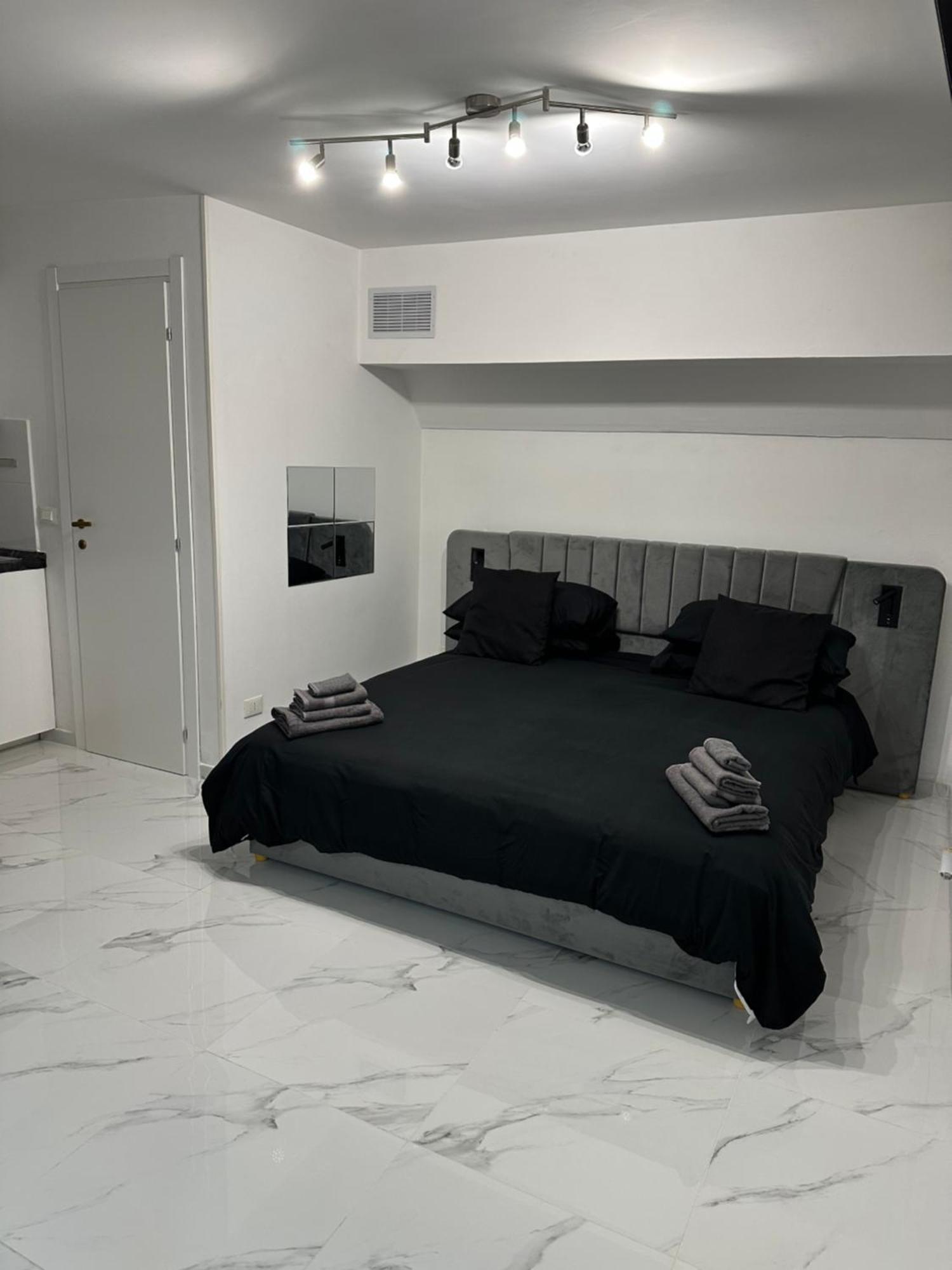Imperial Suite Colosseum โรม ภายนอก รูปภาพ
